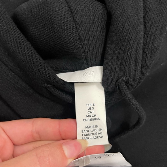 H&M Sweatshirt - Picture 5 of 6